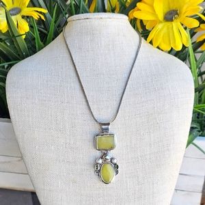 925 signed sterling/ peridot/ pearl pendant